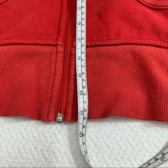 ♥️SOLD♥️Lululemon Red Scuba Hoodie EUC Size 6 - Picture 5 of 8